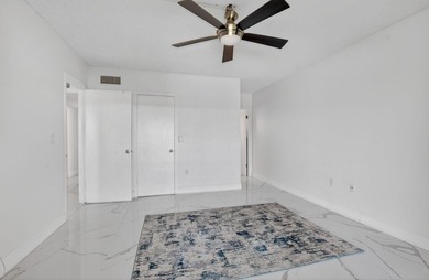 Enjoy relaxed South Florida living in this 1-bedroom, 1.5-bath - photo 18