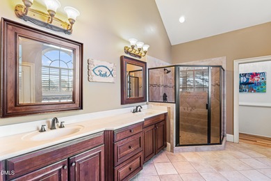 *MOVE-IN-READY, FULLY FURNISHED * Step into this meticulously