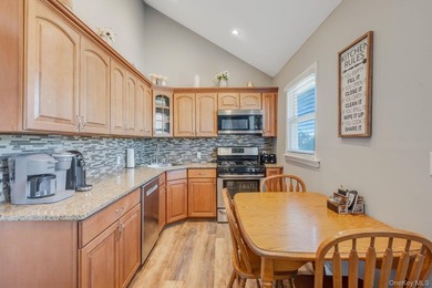 Immaculate, move-in ready multi-level home located in the heart - photo 7