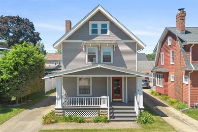 Charming 3-bedroom, 2-full-bath home located in the desirable - photo 1