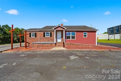 3497 Hickory Blvd in Hudson, North Carolina presents an - photo 1