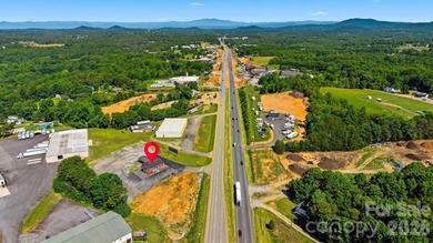 3497 Hickory Blvd in Hudson, North Carolina presents an - photo 3