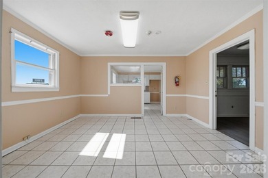 3497 Hickory Blvd in Hudson, North Carolina presents an - photo 9