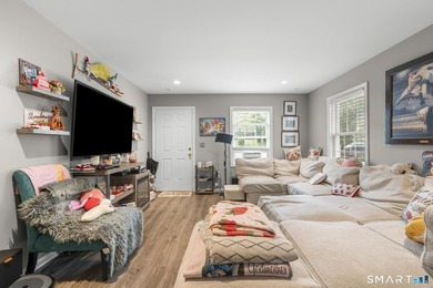 Rare Greenwich opportunity! This side-by-side duplex at 9 - photo 4