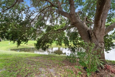 Nestled in a beautiful garden setting overlooking the lake & - photo 23