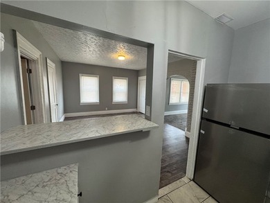 Welcome home to this beautifully remodeled 3 bedroom, 1 bathroom - photo 9