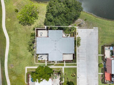 Nestled in a beautiful garden setting overlooking the lake & - photo 31