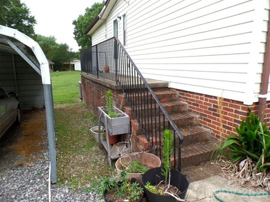Charming & Well-Maintained Home in Claremont! Welcome home to - photo 7