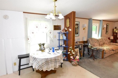 Waterfront living on Trestle Works Bay with a true fish-spawning - photo 8