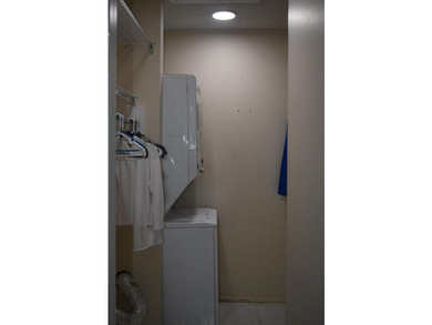 Beautifully remodeled 2-bedroom, 2-bath villa located in the - photo 19