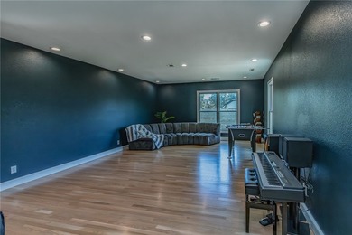 Tucked within the prestigious gated Pinnacle Country Club - photo 20