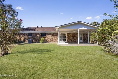 QUITELY NESTLED ON A PEACEFUL CUL-DE-SAC IN A HIGHLY DESIRABLE - photo 20