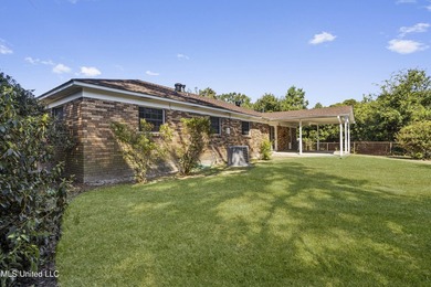 QUITELY NESTLED ON A PEACEFUL CUL-DE-SAC IN A HIGHLY DESIRABLE - photo 21