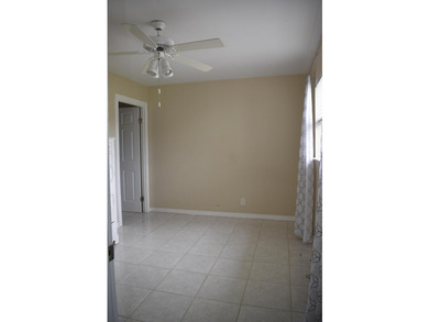 Beautifully remodeled 2-bedroom, 2-bath villa located in the - photo 21