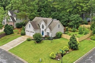 Tucked away on a private corner lot, you'll immediately notice - photo 3
