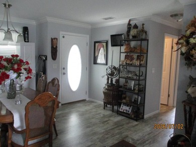 Looking for an open plan? Double pane windows, drywall and crown - photo 4