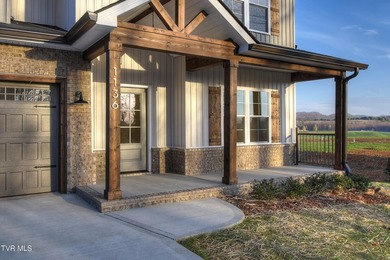 Beautiful family-friendly 4 bedroom, 3 bath home featuring two - photo 4