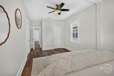 Welcome to this beautifully renovated 1920 Craftsman bungalow - photo 22