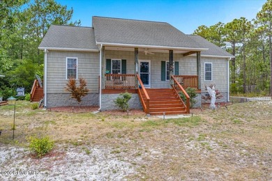 Welcome to peaceful living in Boiling Spring Lakes! This freshly - photo 37
