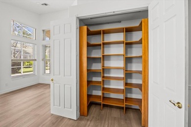 Welcome to this stunning remodeled 4-bedroom, 2.5-bathroom - photo 33
