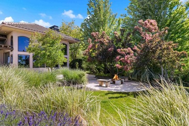 Perched along the rim in SpurWing's original estate section - photo 46