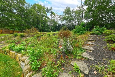 Privacy, space, and an unbeatable location come together in this - photo 21
