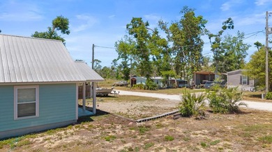 Welcome to this beautifully maintained 3-bedroom, 2-bath fully - photo 23