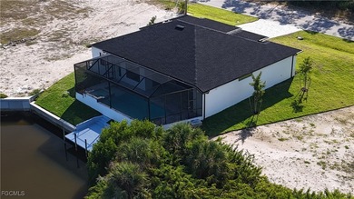 Gorgeous New Construction Home W/Direct Gulf Access! Move-In - photo 33