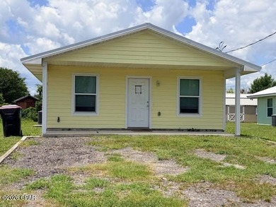 Here's a great opportunity to own a like-new home, within 7 - photo 1