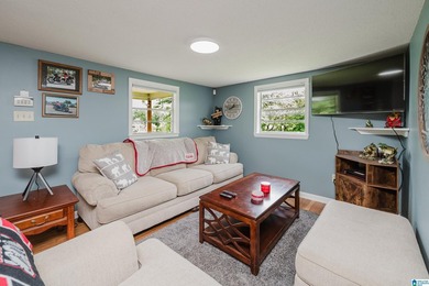 Outstanding Waterfront Cabin Retreat on Glaze Creek! Experience - photo 11