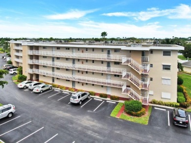 Lake Condo For Sale in Lake Worth, Florida