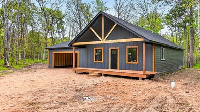 Welcome to your brand-new Voyager Village Cottage! This - photo 3