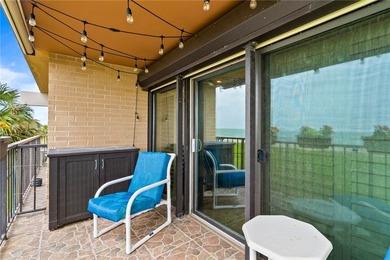 Beachfront Living at Beach Place Condo! Have you visited Beach - photo 16