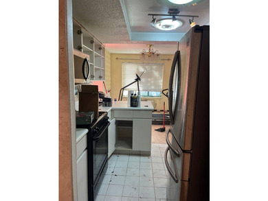 ***HANDYMAN SPECIAL, AS IS LISTING**** This unique (3) bed - photo 9