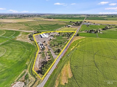 Exceptional commercial opportunity on 14.44 acres, conveniently - photo 1