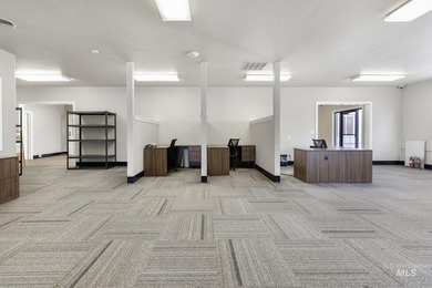 Exceptional commercial opportunity on 14.44 acres, conveniently - photo 10