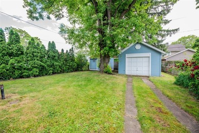 Welcome to 239 Navarre Road in Rochester, NY. Located on a quiet - photo 2