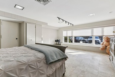 Welcome to 14 Fairview, a beautifully maintained Split level - photo 18