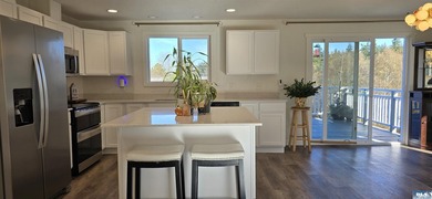 Remodeled in 2022, this pristine split-level home offers sublime - photo 5