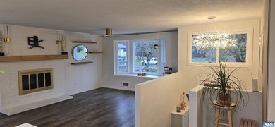 Remodeled in 2022, this pristine split-level home offers sublime - photo 7