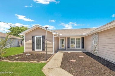 FRESH UPDATES. PRIVATE POOL. CLOSE TO TYNDALL. 1321 South Berthe - photo 3