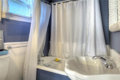 Historic Hill Townhouse just steps to Bellevue Avenue and two - photo 12
