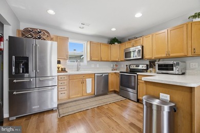 Come see this exquisite cottage-style home offers a perfect - photo 14