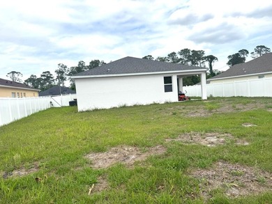 This well-maintained property offers 3 bedrooms, 2 full - photo 16