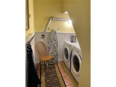 Historic Hill Townhouse just steps to Bellevue Avenue and two - photo 18