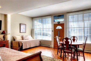 Historic Hill Townhouse just steps to Bellevue Avenue and two - photo 23