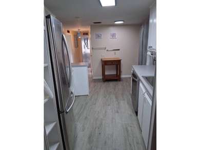 Welcome to beautiful Hudson, Florida. This charming 2-bedroom - photo 6