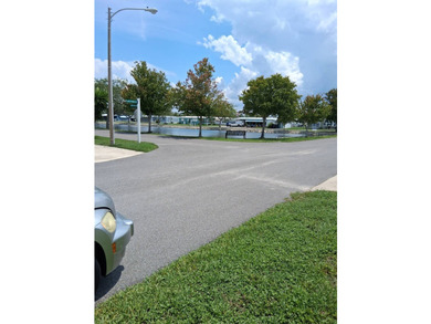 Welcome to beautiful Hudson, Florida. This charming 2-bedroom - photo 8