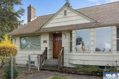 Strait Juan de Fuca  Home Active Under Contract in Port Angeles Washington