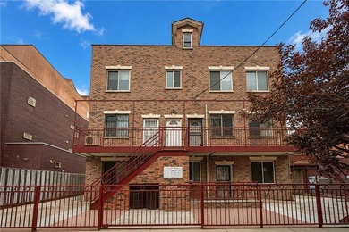 We are proud to offer a move in condition two bedroom 2 bathroom - photo 2